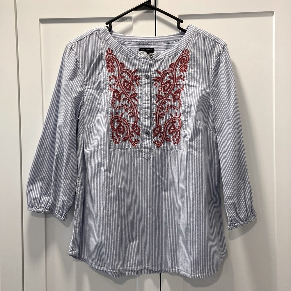 Talbots petites blue and white stripe popover with red embroidery